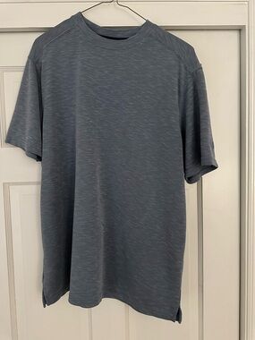 Tommy Bahama Short Sleeve Crew Tee in Heathered Blue-Gray